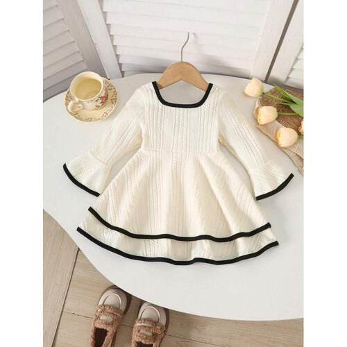 M 90689 Girls' Square Collar Knit Dress 女童方领针织裙