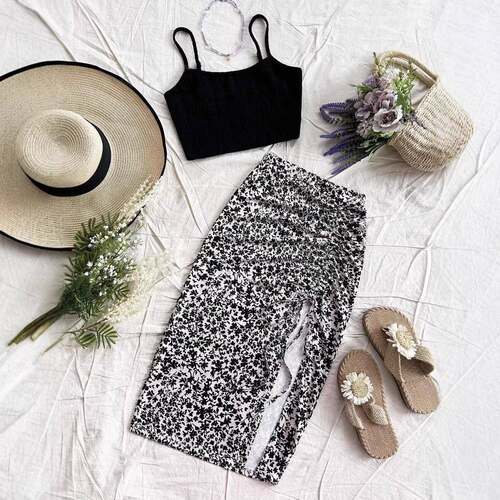 Women's Solid Color Crop Cami Top & All Over Heart Print
