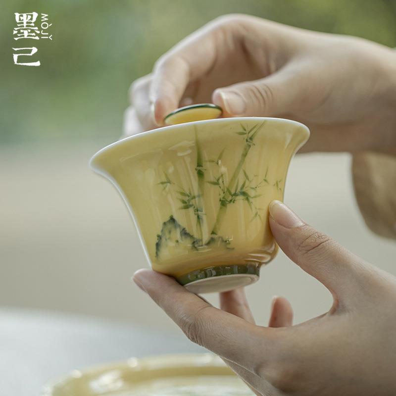 墨己手绘石畔影竹陶瓷盖碗功夫茶具家用文人器泡茶碗月黄色釉盖碗