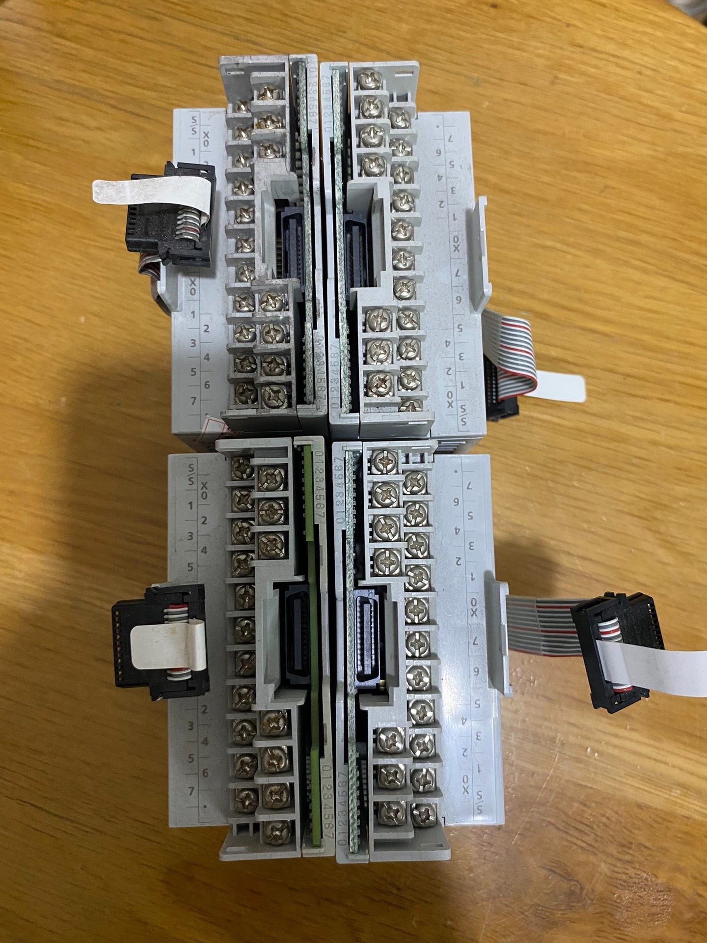 三菱PLC模块，型号FX5-16EX/ES，功能正常。实物拍