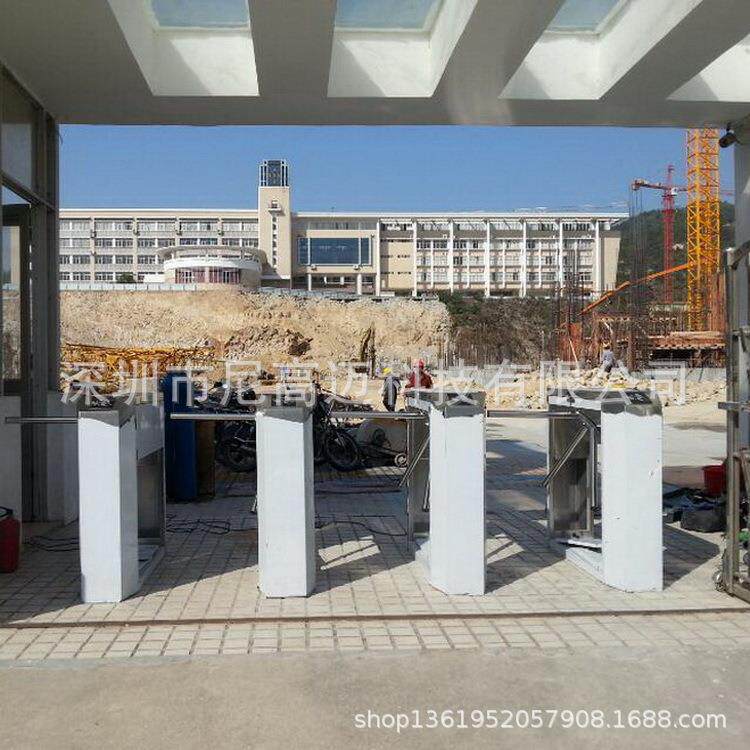 工地进出管理电子显示屏门禁三辊闸系统 实时显示人员出勤三辊闸