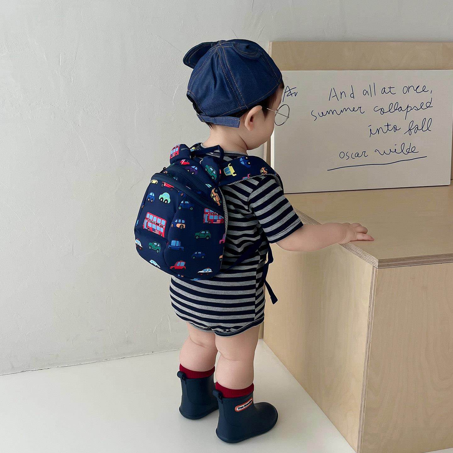 可爱卡通小汽车男童防走失牵引小背包1-3岁4岁宝宝外出迷你小书包