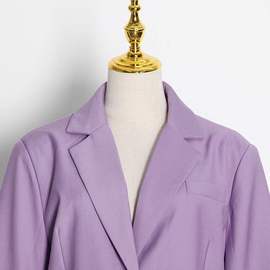  澳洲走秀款小2024春季时尚气质西装领设计宽松紫色外套女