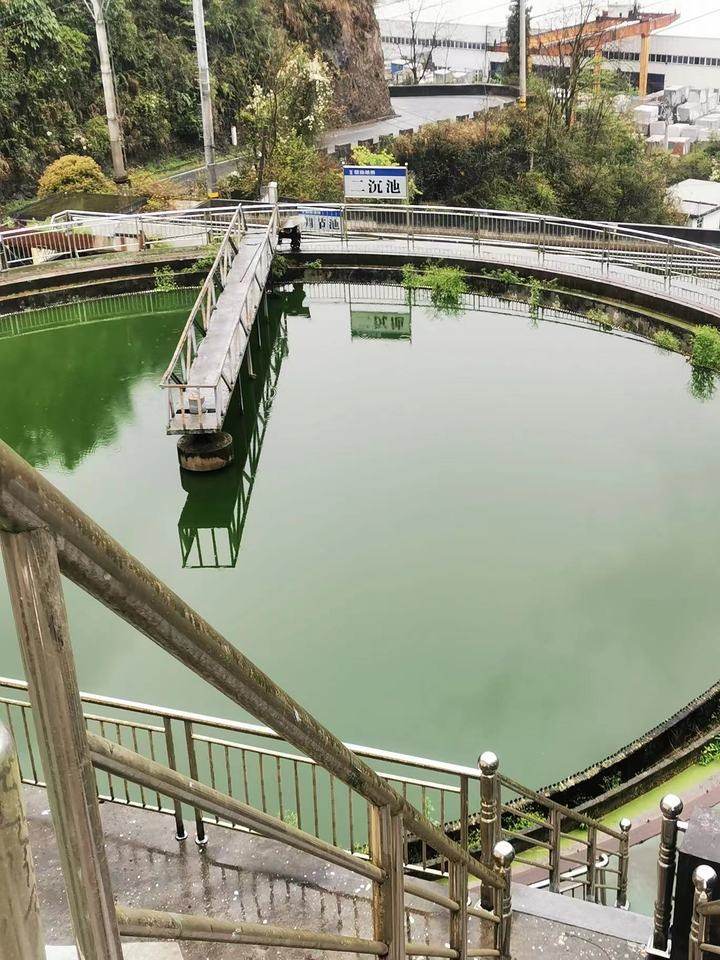 1月8日恩施工贸公司全部资产（土地、房产、机械设备、证照）网络拍卖公告