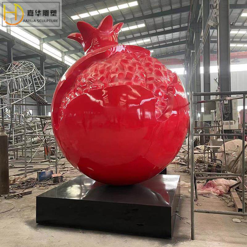 玻璃钢彩绘石榴雕塑制作大型文化广场景观民族团结主题装饰艺术品
