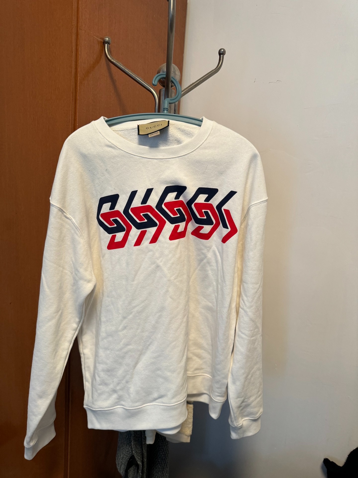 thumbnail for Cola's Gucci Mirrored White Sweatshirt S Size New Try-On Only Bag SF Kong