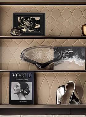 现代中古风样板房书柜电视售楼酒店吧台柜装饰画书籍玻璃摆件