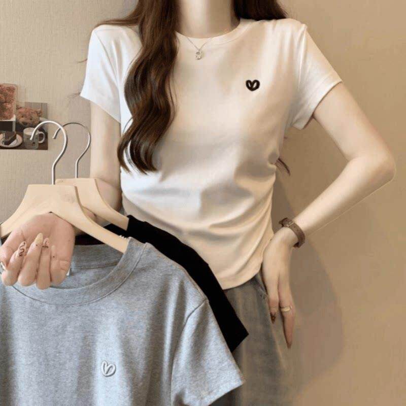 潮牌夏装新款ins刺绣修身爱心短袖T恤女正肩高腰简约时尚百搭上衣