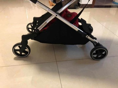 YUYU悠悠第六代和第8代有什么区别?YUYU悠悠第8代轻便婴儿车怎么样?