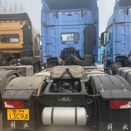 J6半挂牵引车HOWO重卡6X4半挂牵引车出口原版原漆实表