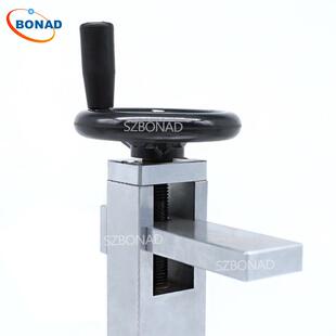 IEC Figure 置 60884条款 14.2插销牢固程度试验装