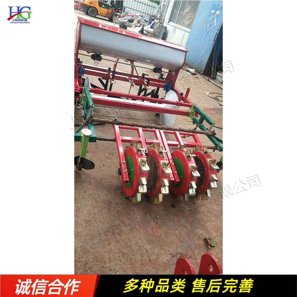 四行平土铺膜打孔播种一体机 起垄施肥机 铺滴灌带铺膜播种机