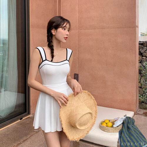 Little girl summer beach swimsuit one-piece slimming