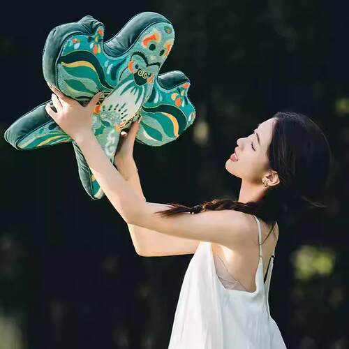 现货创意抱枕客厅沙发刺绣风jx020新中中式纸风筝异形靠鸢枕装饰