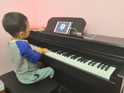 theone智能钢琴怎么样?一位专业人士用后一个月谈感受