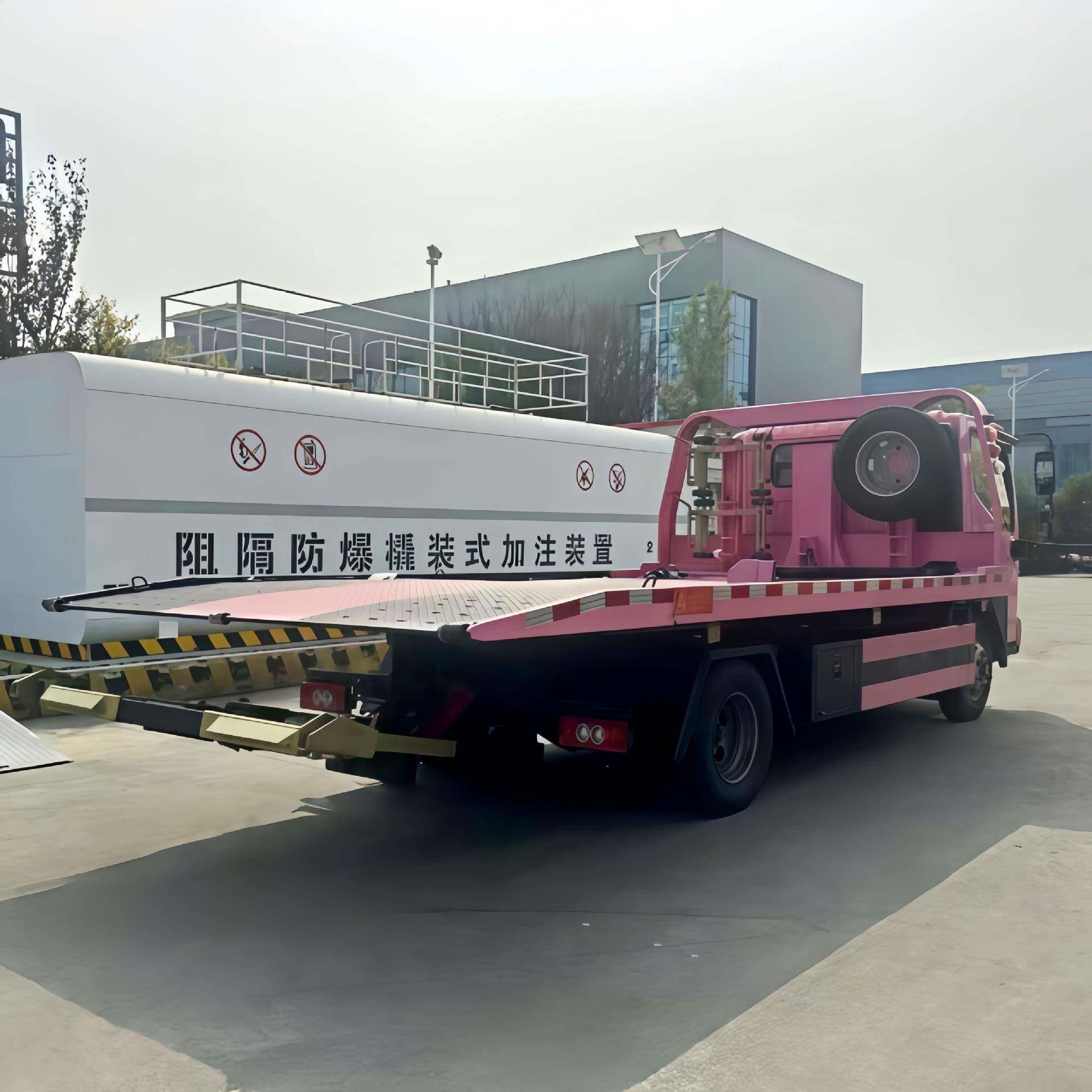 福田道路救援清障车 修理厂一拖二蓝牌拖车 拉挖机的拖拽车价格