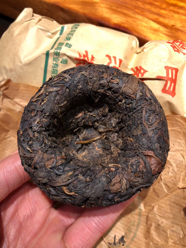 2001年猛海傣文甲級沱茶，無R標老生茶沱！ 普洱茶 BUASHOP普洱老茶