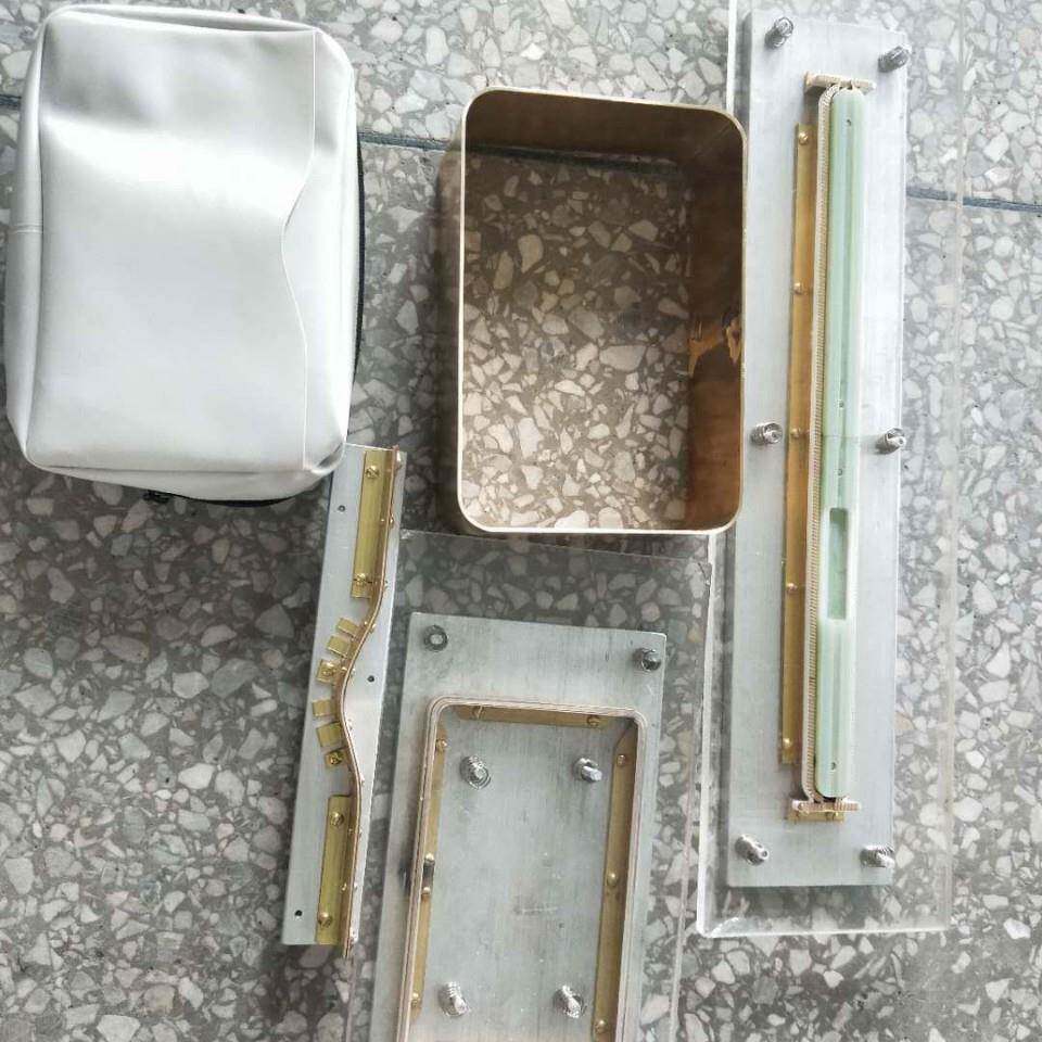 汽泡袋模化妆包模拉链模胶袋模吸塑模电压模模具厂家