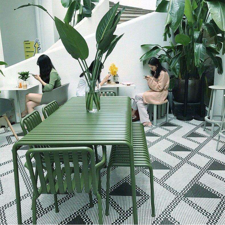 现代户外庭院桌椅组合阳台花园奶茶店咖啡厅外摆桌子休闲铁艺长桌
