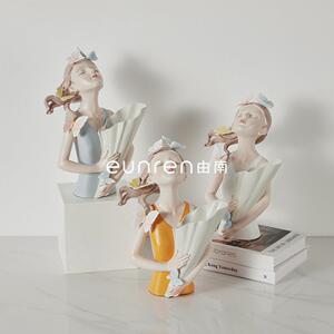 北欧轻奢蝴蝶捧花女孩摆件酒柜装饰品客厅电视柜家居创意收纳摆件