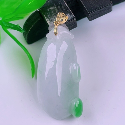 缅甸天然真品翡翠18k金扣头冰飘阳绿高端精品闪拍福瓜玉吊坠5.26g