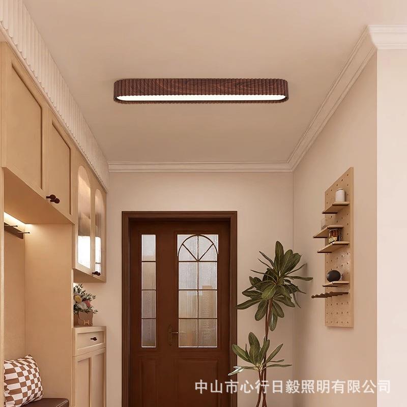 新中式吸顶灯仿木纹色入户玄关走廊过道灯铁艺北欧现代简约阳台灯
