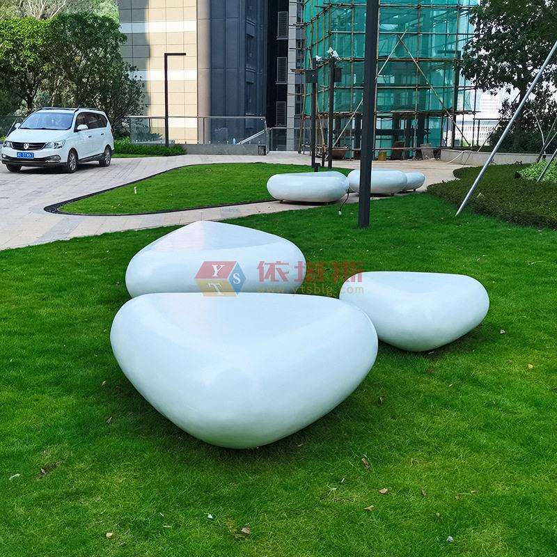 深圳市依塔斯三角形组合草坪座椅户外家具玻璃钢坐凳庭院休闲椅