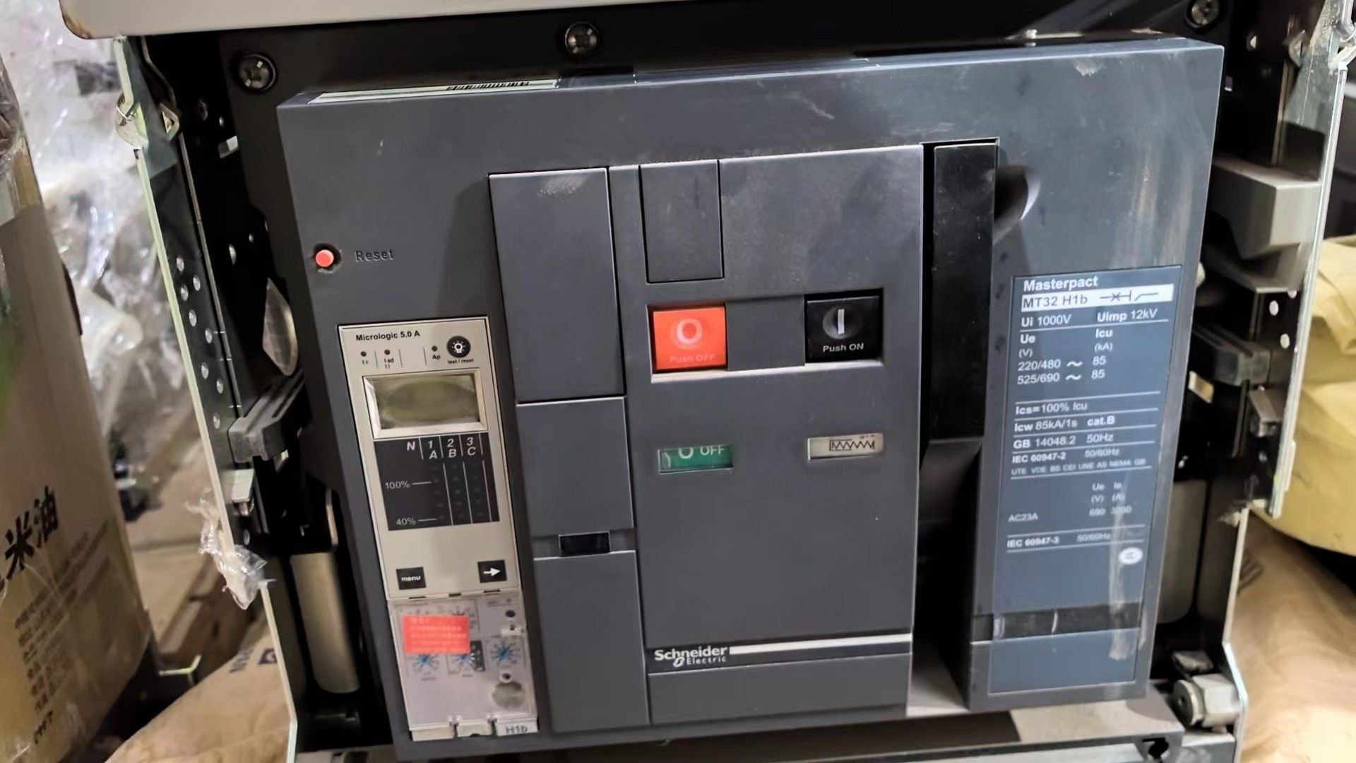 施耐德框架断路器 MT32H1B