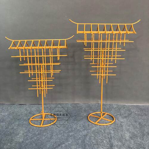 2019年新款婚庆道具铁艺黄金屋路引屋顶吊顶拱门舞台婚庆布置道具