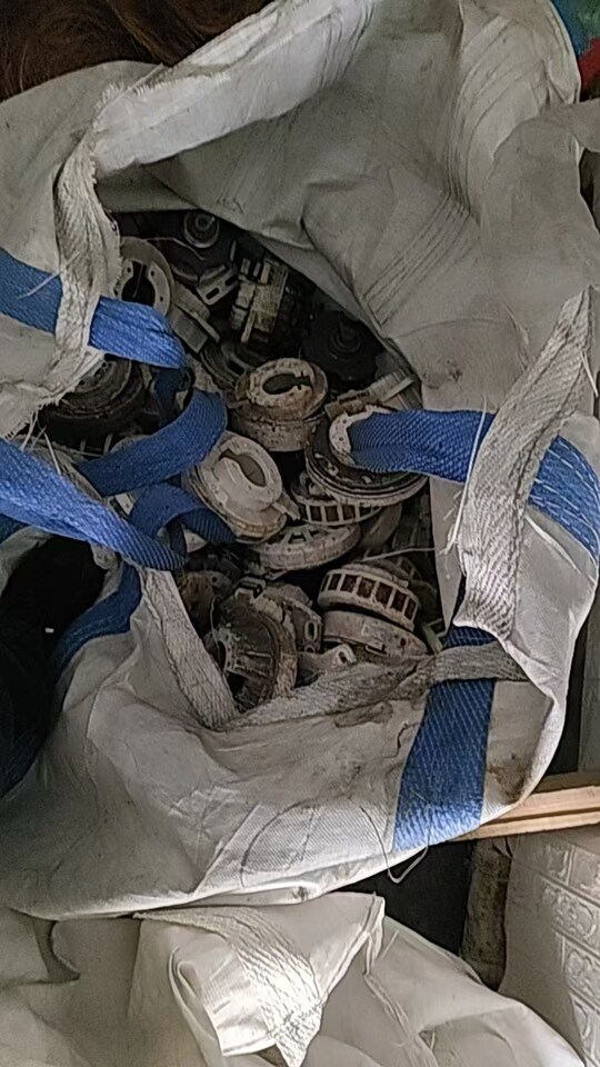 4月15日上饶报废处置各种滤芯电机以及配件一批重约5.1吨拍前须看货网络拍卖公告