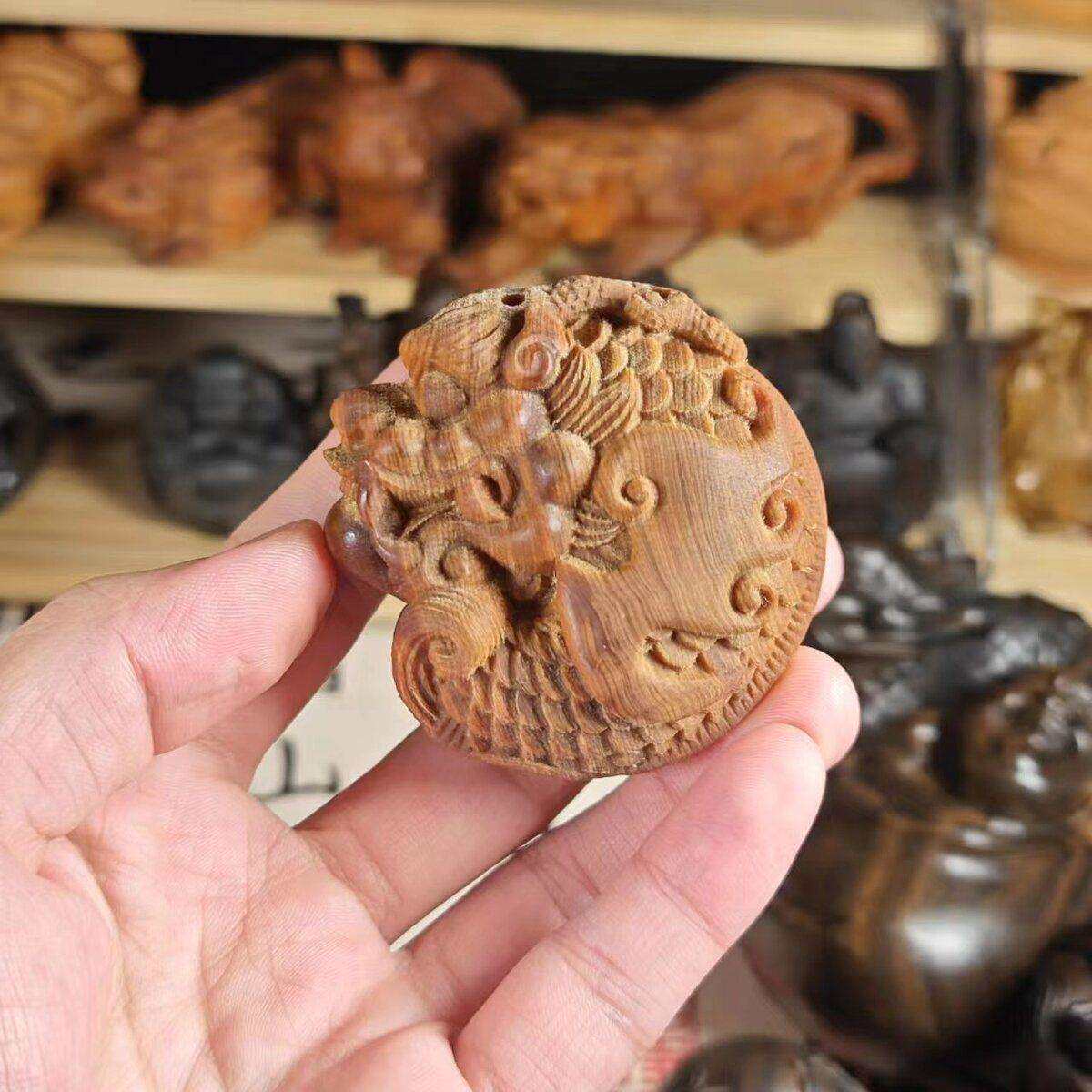 太行崖柏木高油陈化料精雕鱼化龙把件随身盘玩摆件家居装饰
