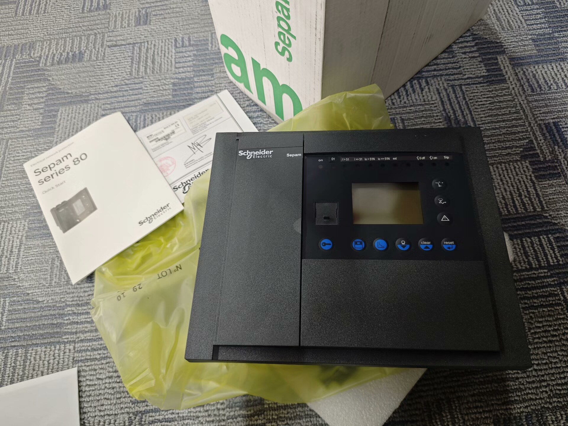 施耐德综合继电保护装置Sepam S80