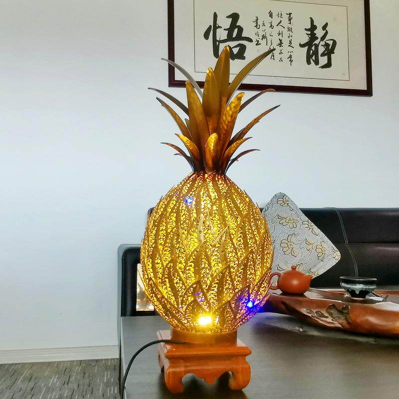 室内家居装饰书房客厅铁艺摆件创意菠萝造型充插两用金属工艺品