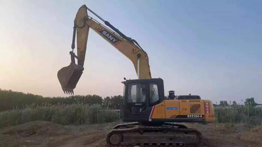 11月20日北京三一215挖掘机(保定）网络拍卖公告