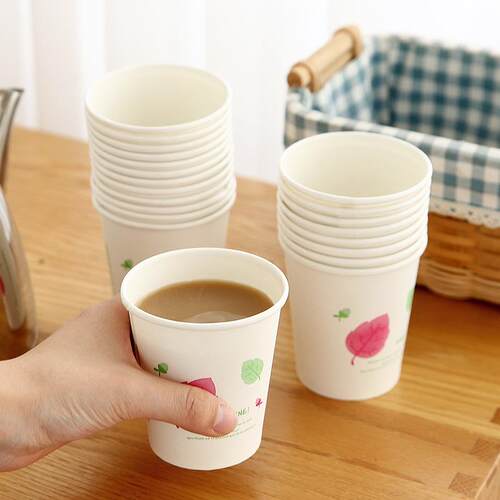 Pack of 100 disposable paper cups for home use, suitable for