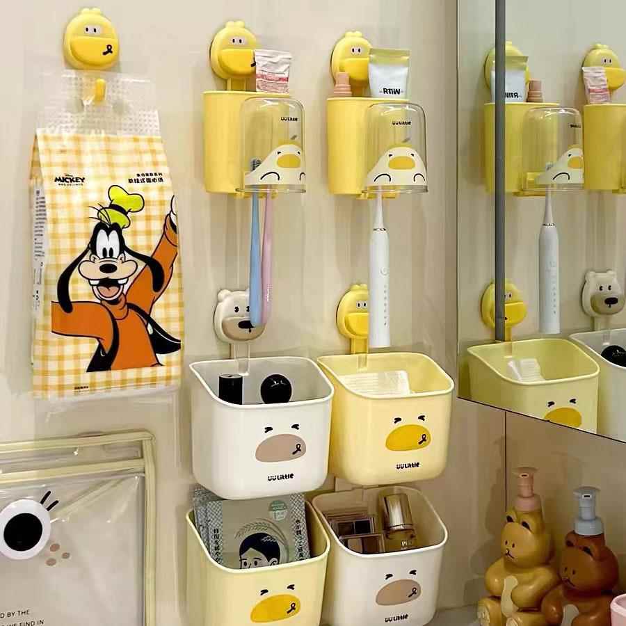 卡通萌趣浴室壁挂吸盘牙刷架学生宿舍卫浴置物架大容量壁挂收纳篮