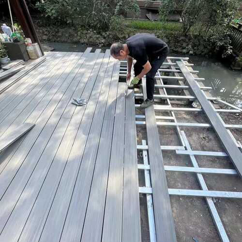 ll长条塑木地板室外阳台露台塑胶地板自铺户外防腐木防水防滑地板