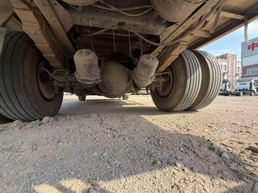 4月25日成都市21年上牌东风华神4.2米混动(柴油）自动挡厢式货车资料齐全可过户网络拍卖公告