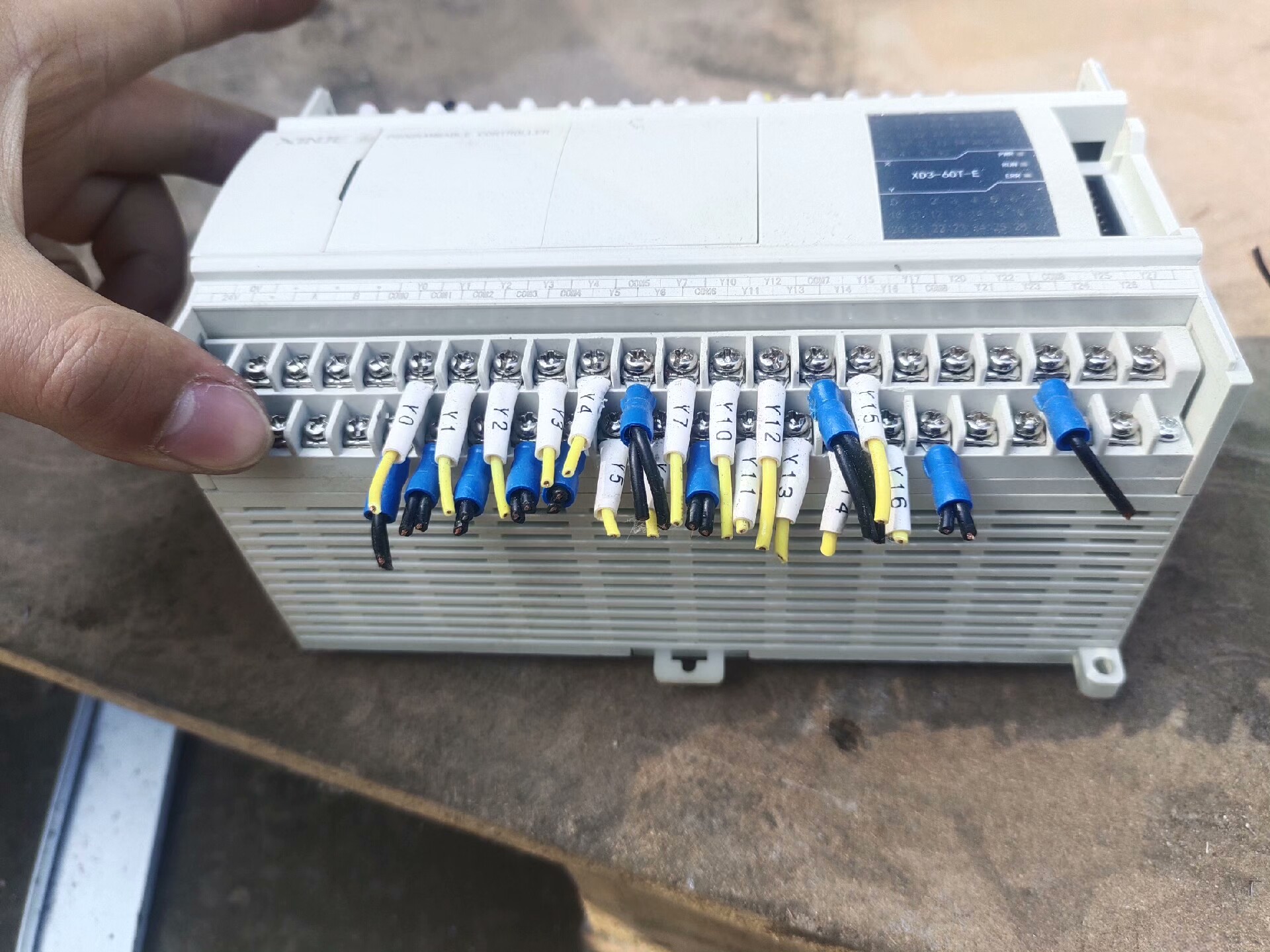 信捷PLCXD3-60T-E，二手拆机，成色漂亮，包功能，有