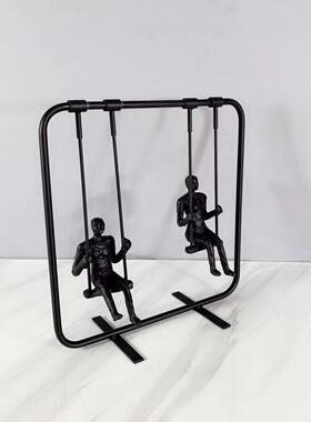 简约现代黑色金属双人秋千人物雕塑创意摆件样板间玄关桌面装饰品