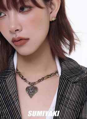复古摩登千金女孩焦糖玫瑰古巴链女小众辣妹皮革锁骨链
