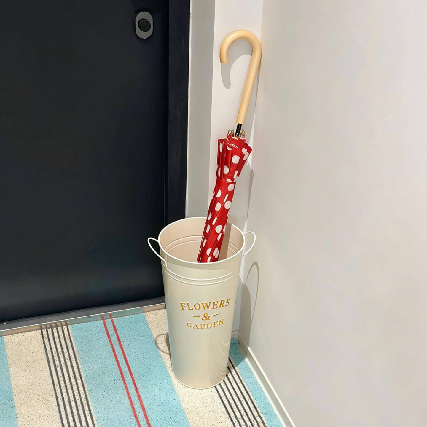 雨伞收纳桶家用入户门玄关放伞神器长柄伞具沥水法式铁皮桶收纳架