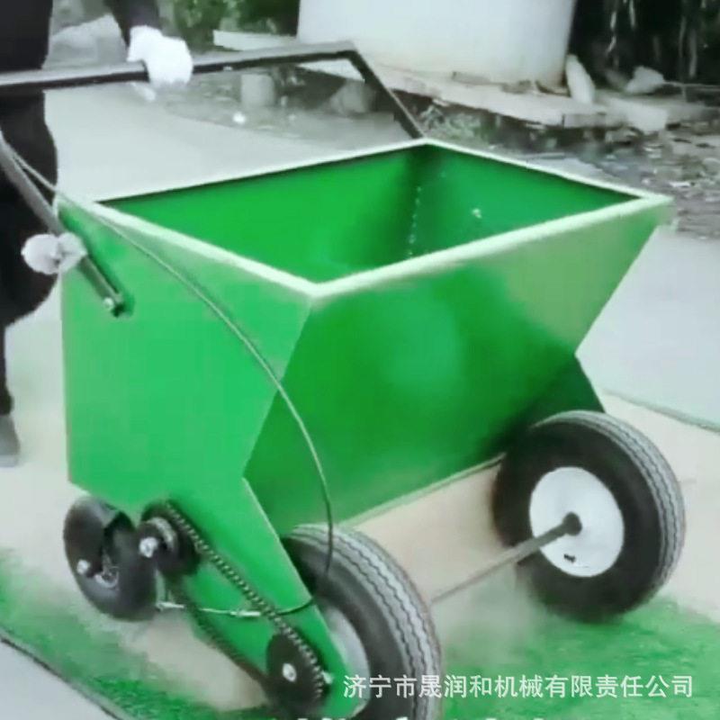 运动草坪充砂机人造草坪梳草填沙机厂家手推式足球场冲沙机