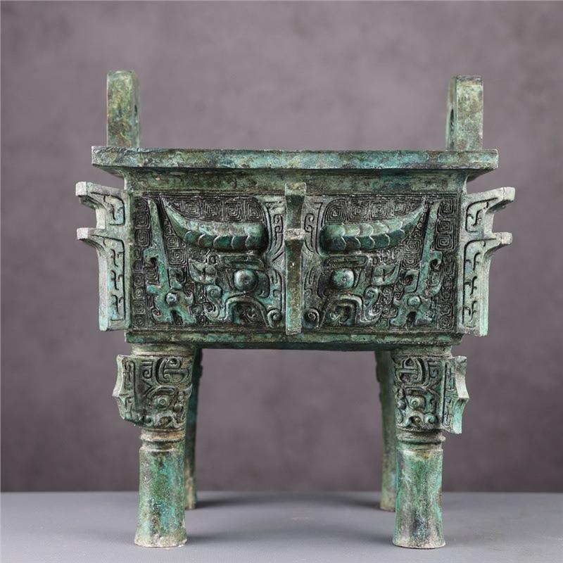 西周兽面纹方鼎古青铜器洛阳鼎摆件工艺品饕餮纹鼎洛阳博物馆藏