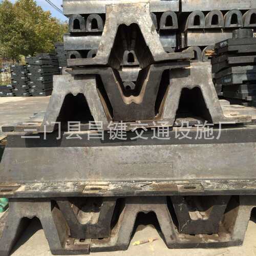 DA400*1000L护舷 DA型码头船用减震橡胶护舷 港口靠泊橡胶防撞条