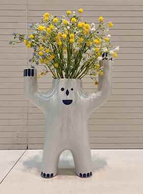 代XVT瓷简现约陶人花瓶形花瓶