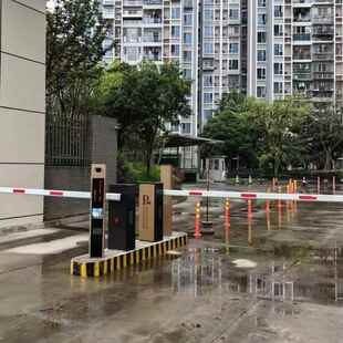 车辆识别车牌识别管监控台四行式智能一立体机道闸场停车收费理系