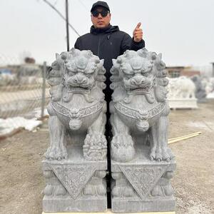 青石石狮一对，天然白玉石雕一对，门护，家入口，宗祠，墓前小摆