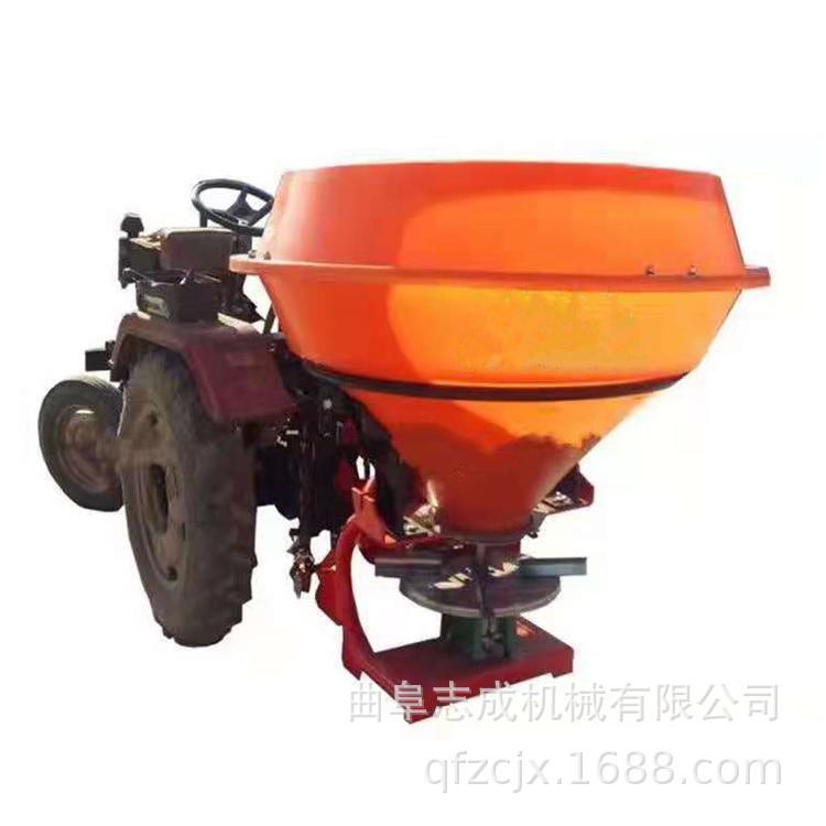 拉四轮拖机JHA带撒肥机750公斤料洒桶播肥机抛幅度宽工作效率