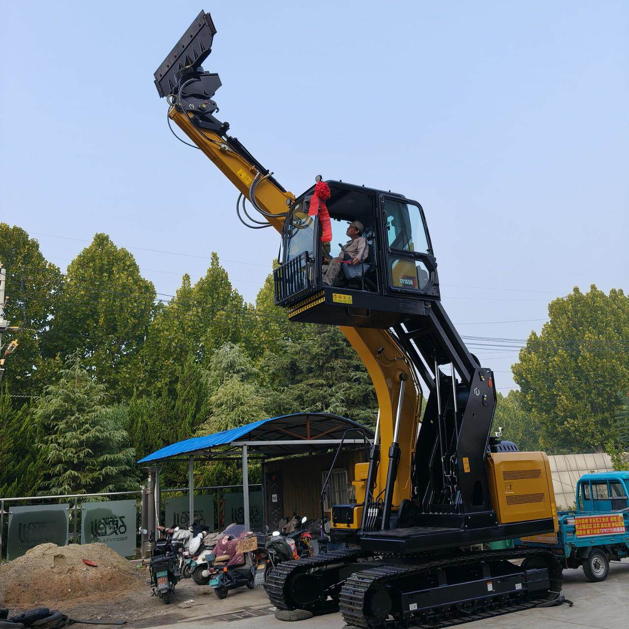 改装挖掘机铁路施工设备改装挖掘机升降驾驶室轮胎防滑履带板